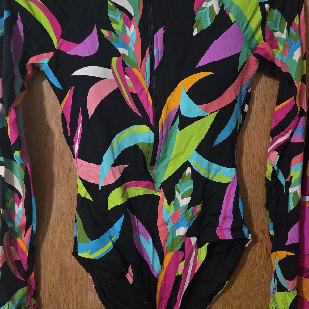 Colorful Print Swimsuit - Picture 5 of 6